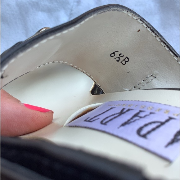 Stylish chunky heel sandals 🌹🌹 - Picture 6 of 14